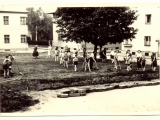 budování parku před školou  r.1958